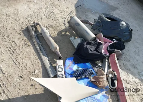 2003 Toyota Camry Le z USA, uszkodzony, nr VIN JTDBE32K930195126